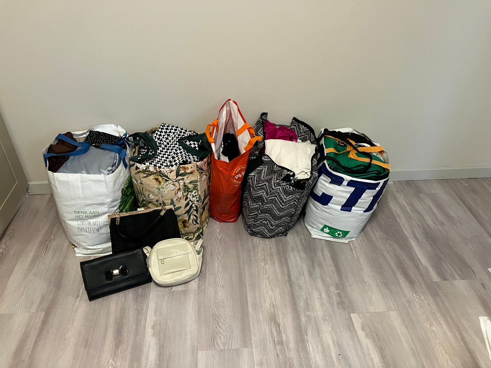 5 tassen dames kleding, Ophalen, Zo goed als nieuw, Maat 38/40 (M), Overige kleuren