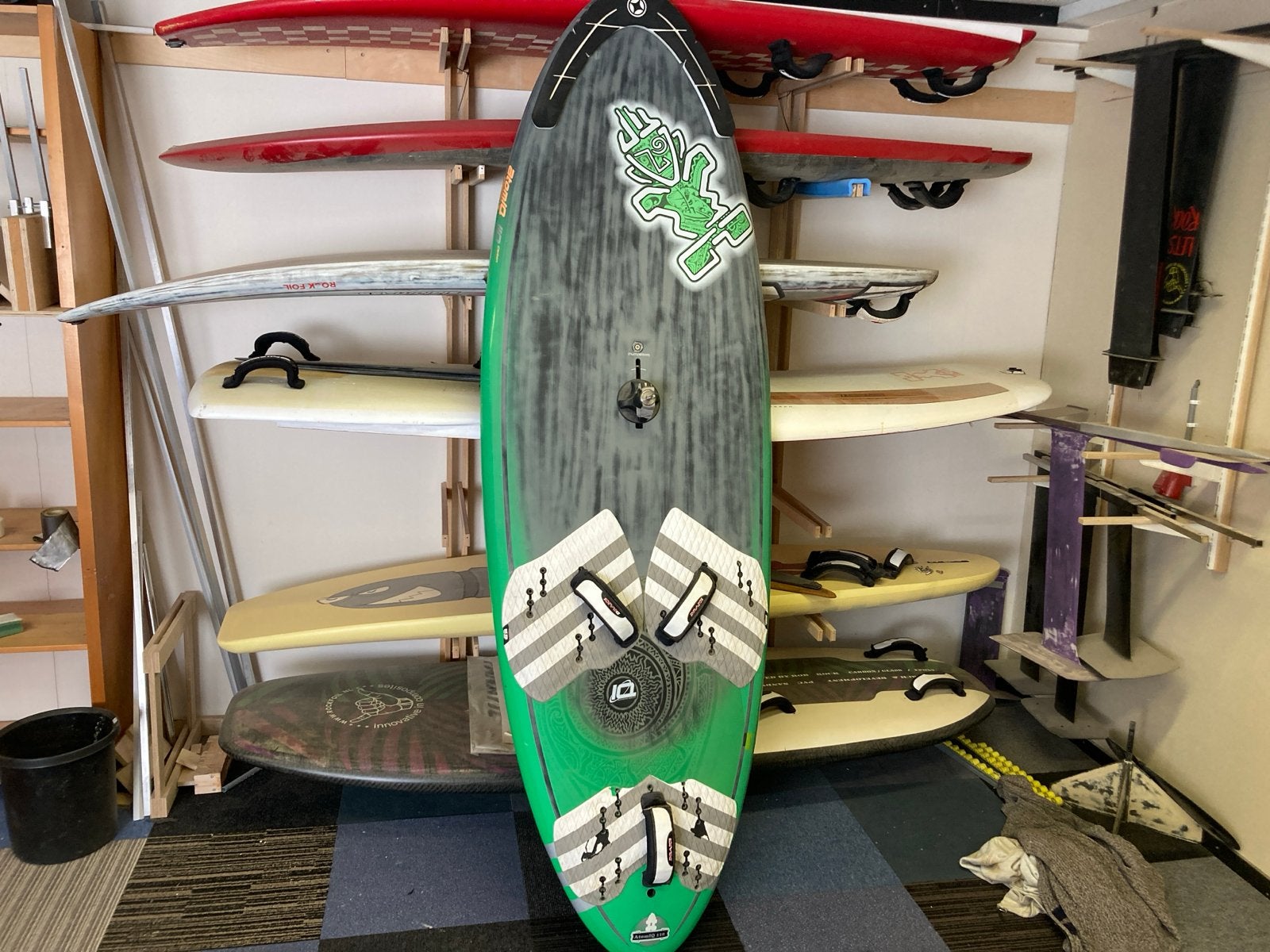 Starboard Atomium 110 Windsurfboard - Inclusief vinnen, Watersport en Boten, Windsurfen, Ophalen, Gebruikt, Minder dan 250 cm