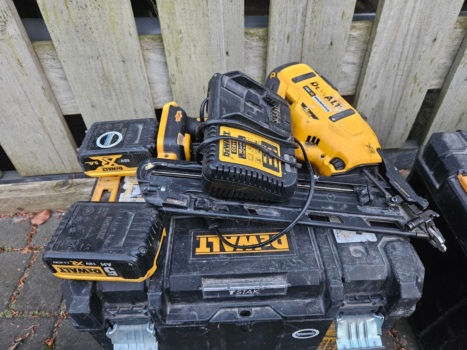 DeWalt Tacker met Accu's en Lader, Ophalen of Verzenden, Gebruikt, Tacker/nietmachine, DeWalt