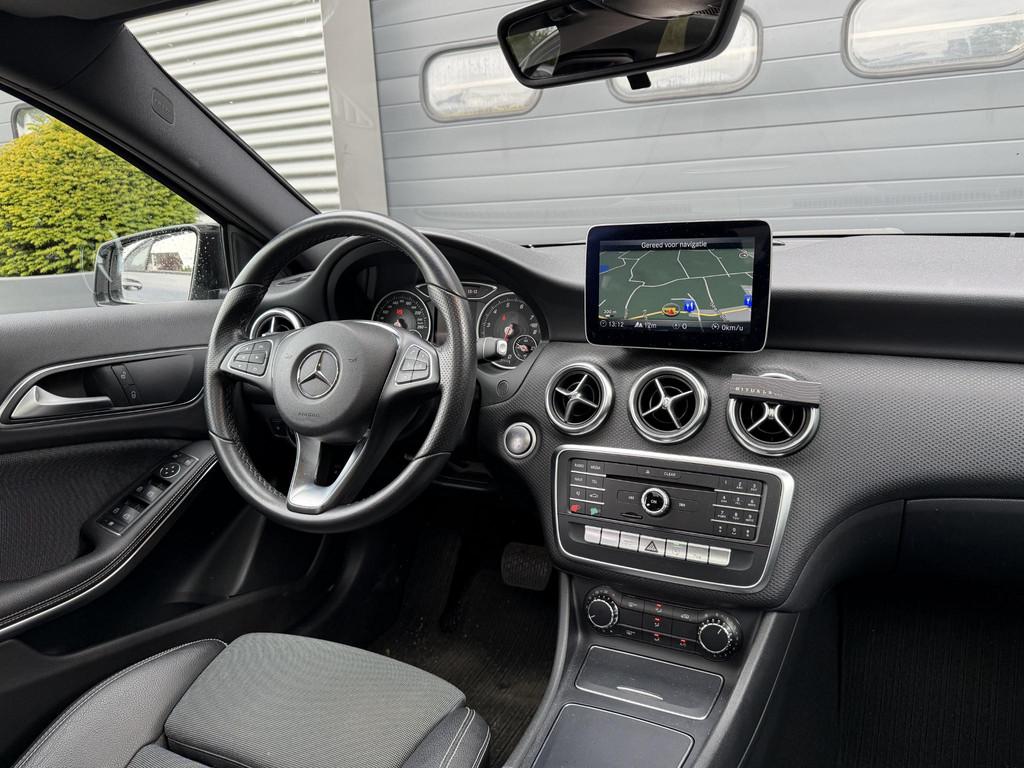 Mercedes-Benz A-klasse 160 AMG | Panoramadak | Camera | Navi, Auto's, Mercedes-Benz, Gebruikt, 4 cilinders, Bedrijf, 19 km/l