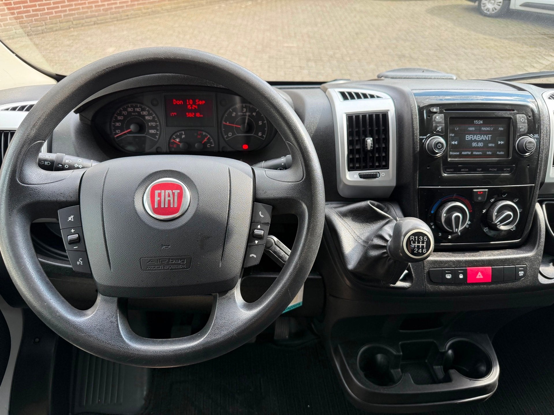 Fiat Ducato 33 2.3 MultiJet DC open laadbak navi airco, Auto's, Voorwielaandrijving, 15 km/l, Gebruikt, Euro 6