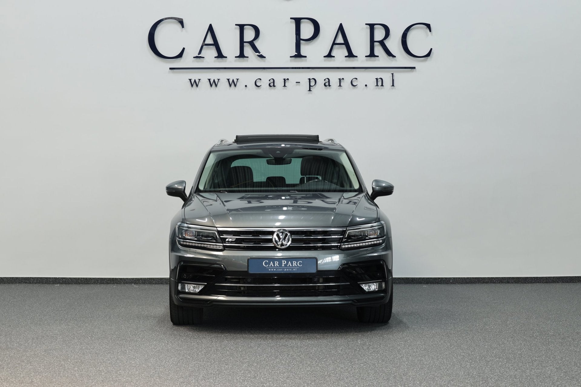 Volkswagen Tiguan 2.0 TSI 4Motion R-line 180+PK LED/VIRTUAL/, Auto's, Automaat, Dealer onderhouden, Gebruikt, Euro 6