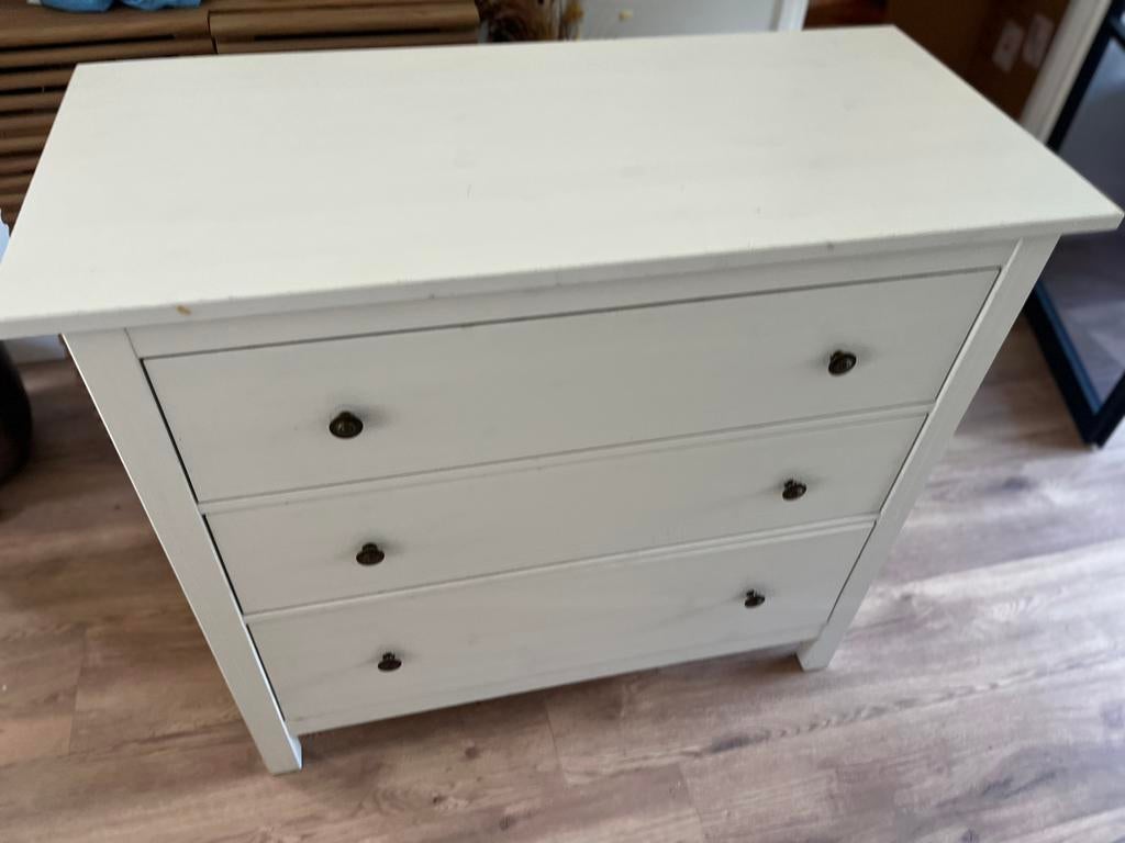 Mooie witte Hemnes ladekast te koop!!, Kinderen en Baby's, Kinderkamer | Commodes en Kasten, Ophalen, Zo goed als nieuw