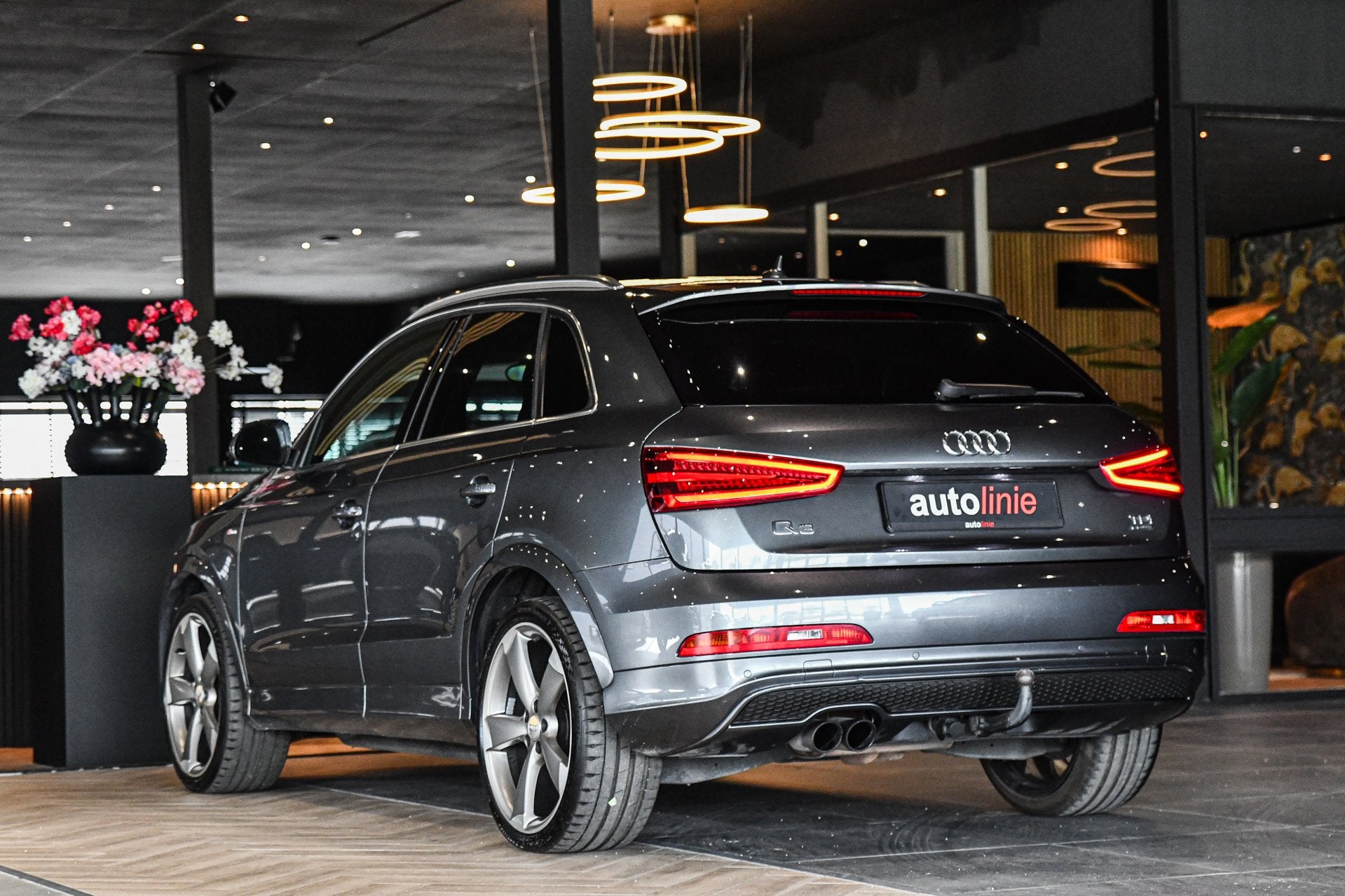 Audi Q3 2.0 TDI quattro 3xS-Line, Trekhaak, Stoelverw, 20" R, Auto's, Automaat, Euro 5, Gebruikt, Zwart