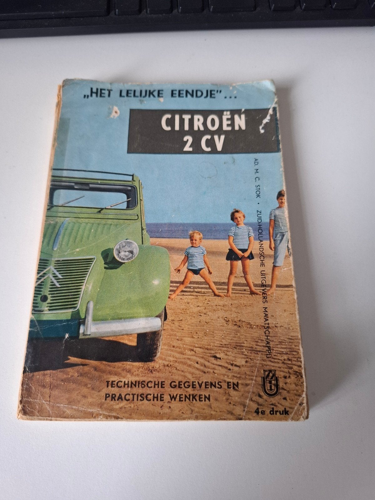 Citroën 2 CV "Het Lelijke Eendje" - Technische Gegevens, Ophalen of Verzenden, Gelezen, Citroën, Ad. M. C. Stok