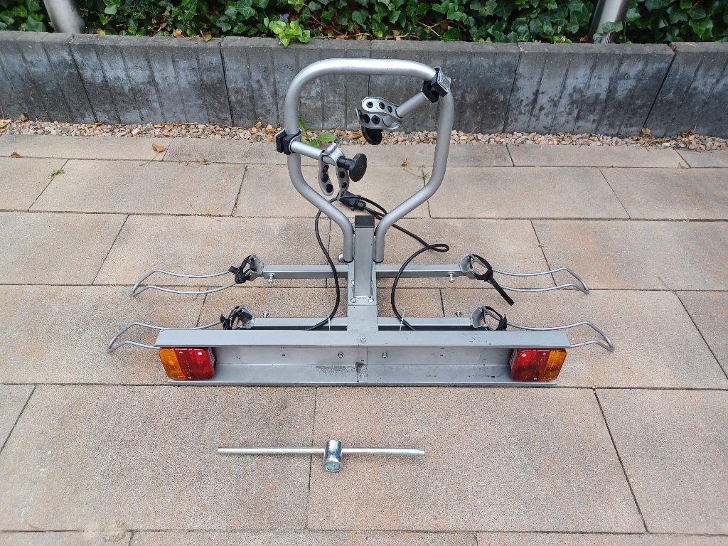 Fietsendrager kleur grijs, Auto diversen, Fietsendragers, Ophalen, 2 fietsen, Gebruikt, Trekhaakdrager
