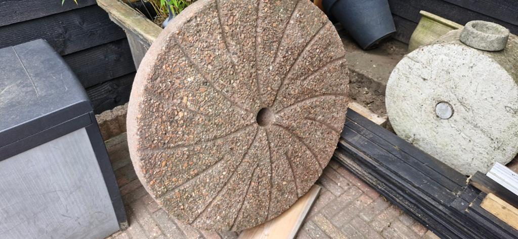 Grote decoratieve molensteen voor tuin of terras, Ophalen, Gebruikt, Beton, Overige typen