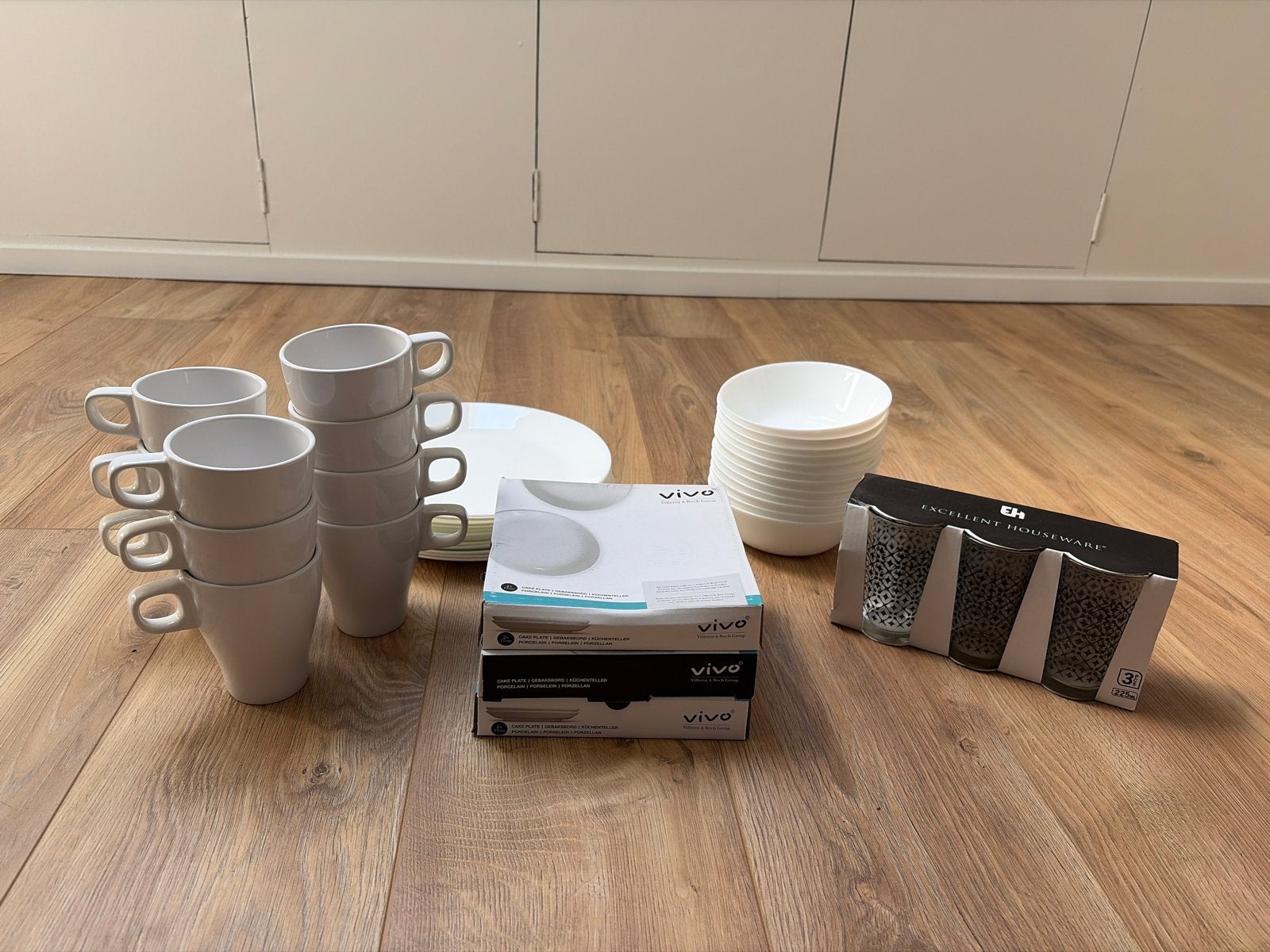 Servies set diverse, Ophalen, Vivo, Zo goed als nieuw, Modern