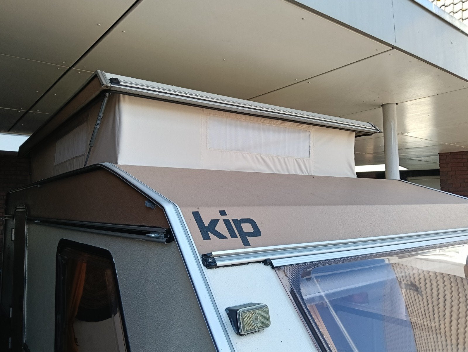 Kip hefdak tentdoek, Ophalen