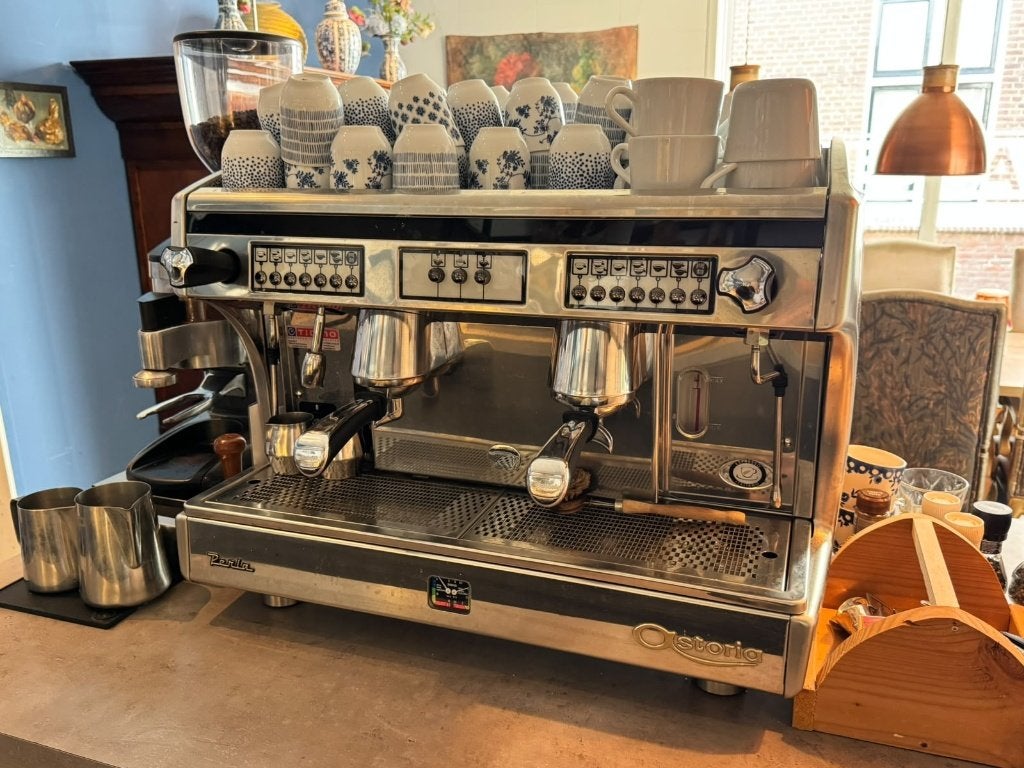 Espressomachine Astoria 2 groepen, Stoompijpje, Gebruikt, Espresso apparaat, 10 kopjes of meer