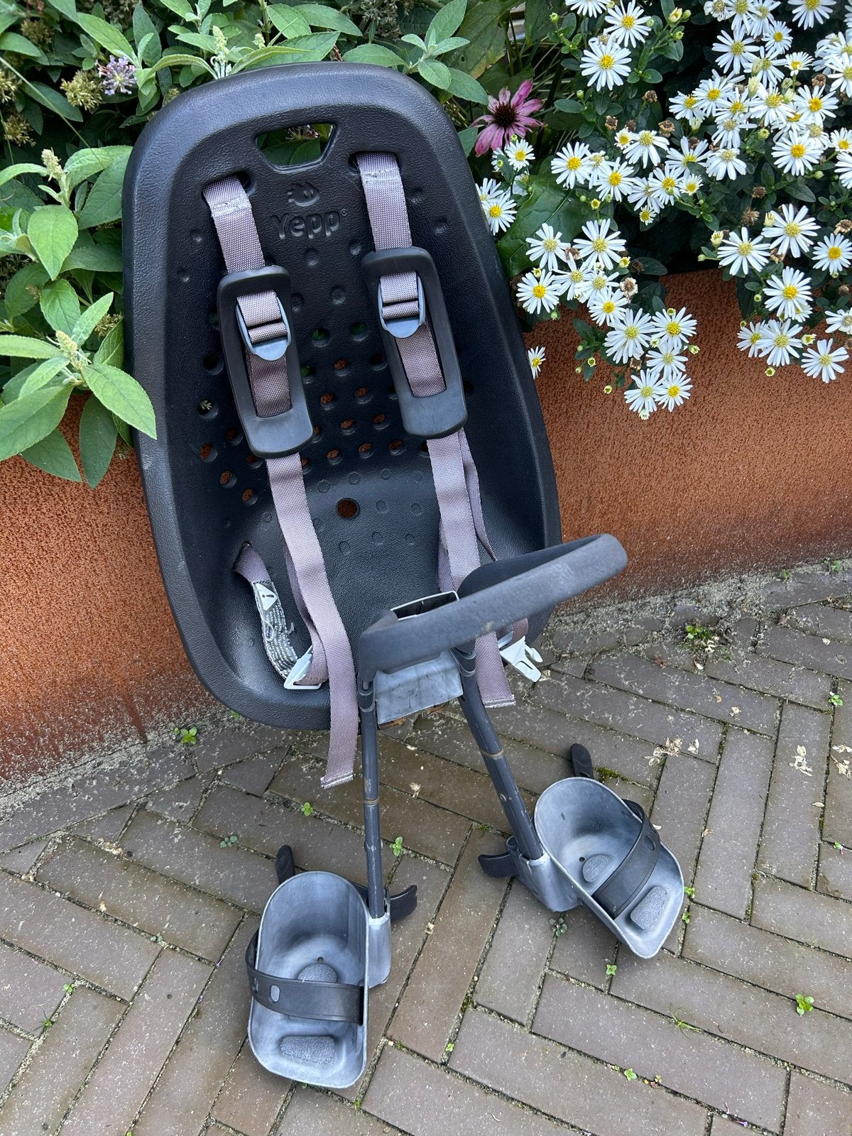 Yepp Fietsstoeltje voorzitje Zwart met adapter, Yepp, Voorzitje, Ophalen of Verzenden, Gebruikt