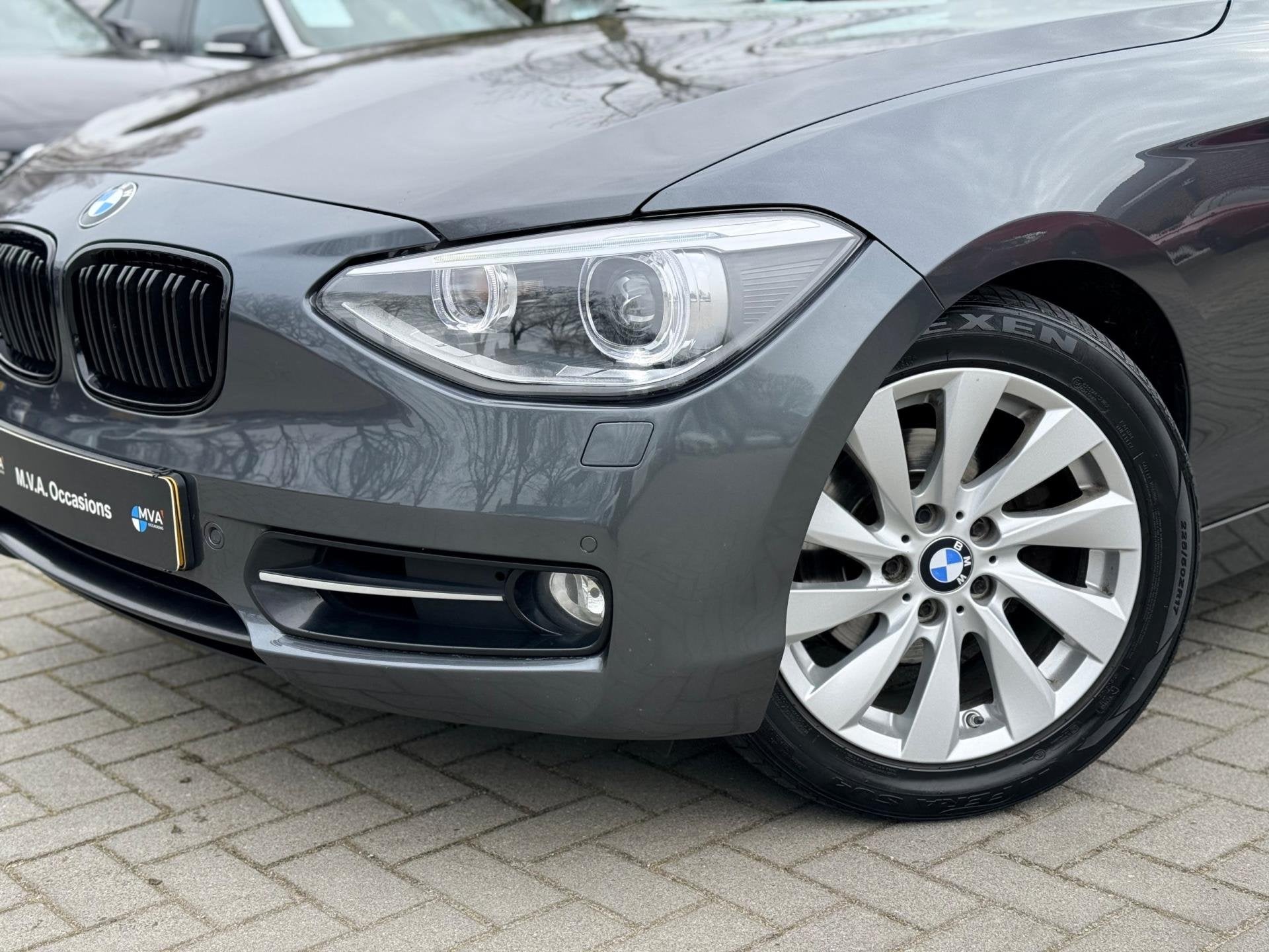 BMW 1-serie 118i Business Sport|Ketting + Klepseals vervange, 1-Serie, Euro 5, Gebruikt, Zwart
