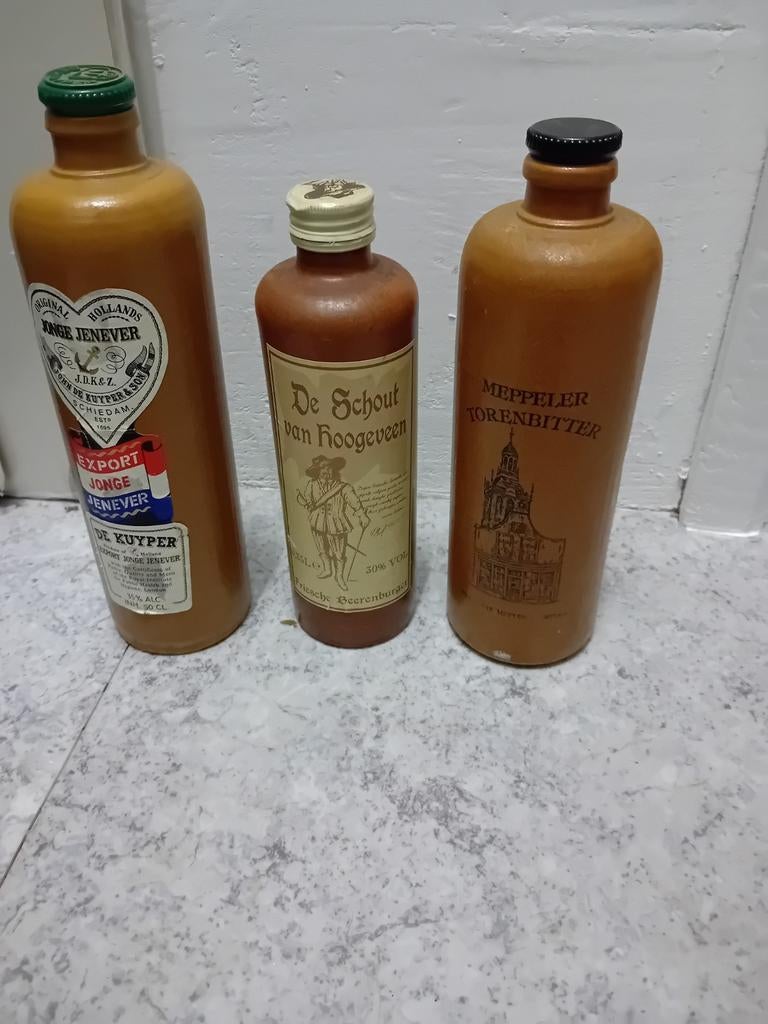 Drie oude jenever- en bitterflessen, Ophalen of Verzenden