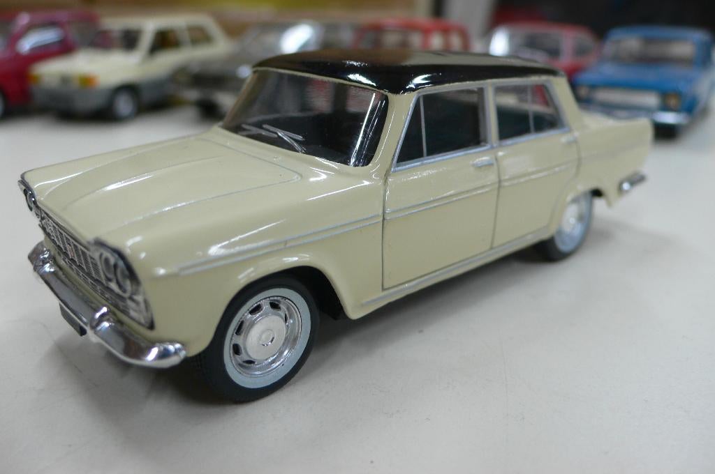 fiat 2300 sedan - 1961 - norev  1/43, Hobby en Vrije tijd, Modelauto's | 1:43, Verzenden, Nieuw, Auto, Norev