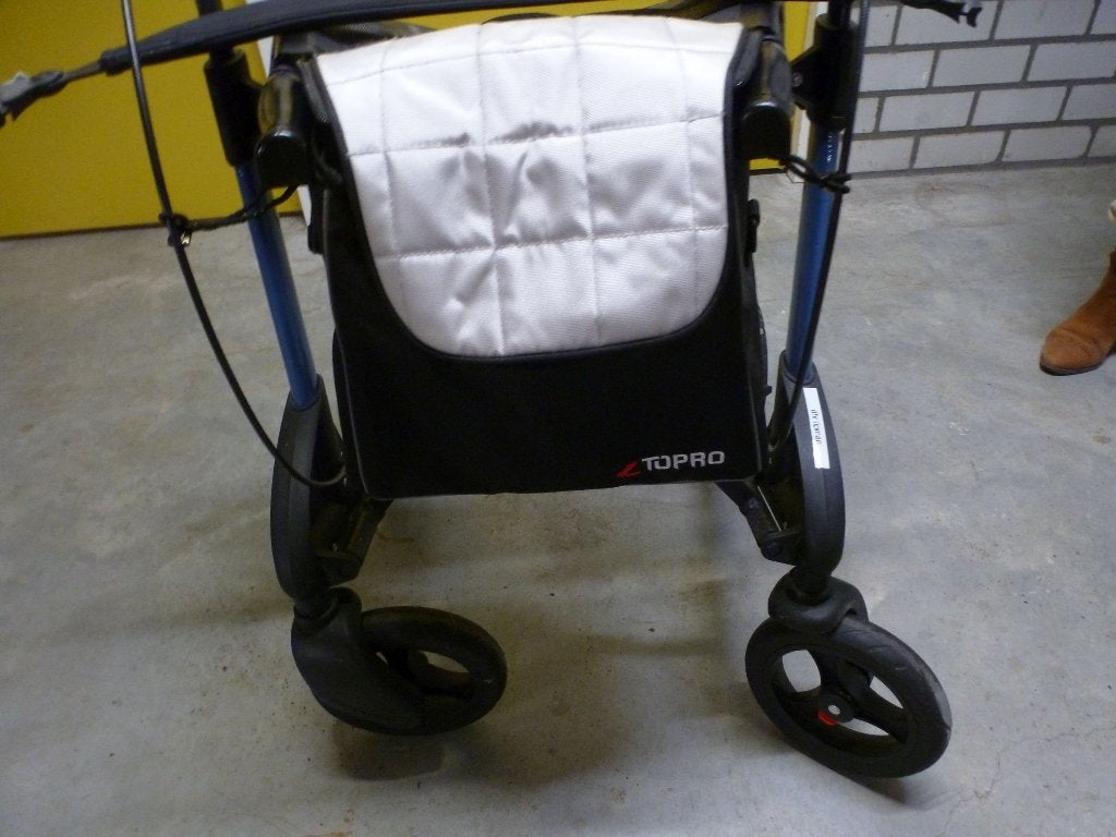 UITSTEKENDE STAAT * rollator TOPRO troja 2G maat M  ***, Diversen, Ophalen, Lichtgewicht, Zo goed als nieuw