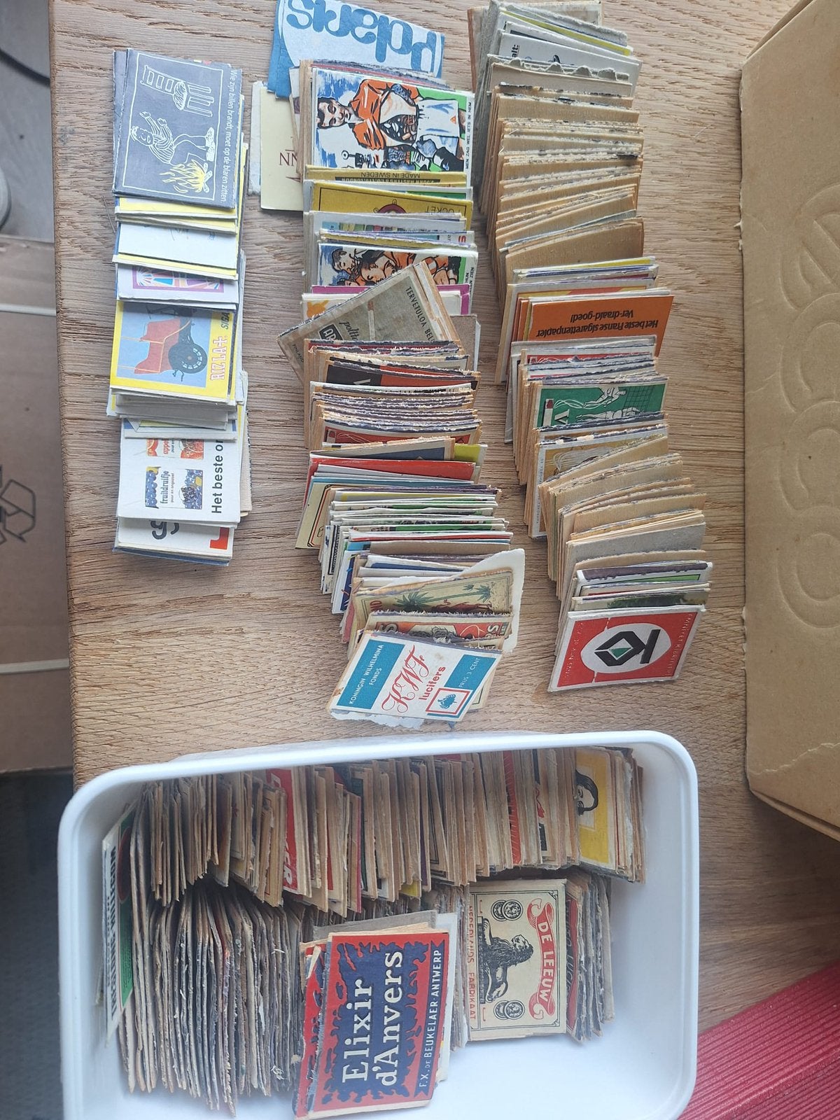 3,5 kilo matchbox labels en hele lucifer mapjes, Verzamelen, Ophalen of Verzenden, Zo goed als nieuw