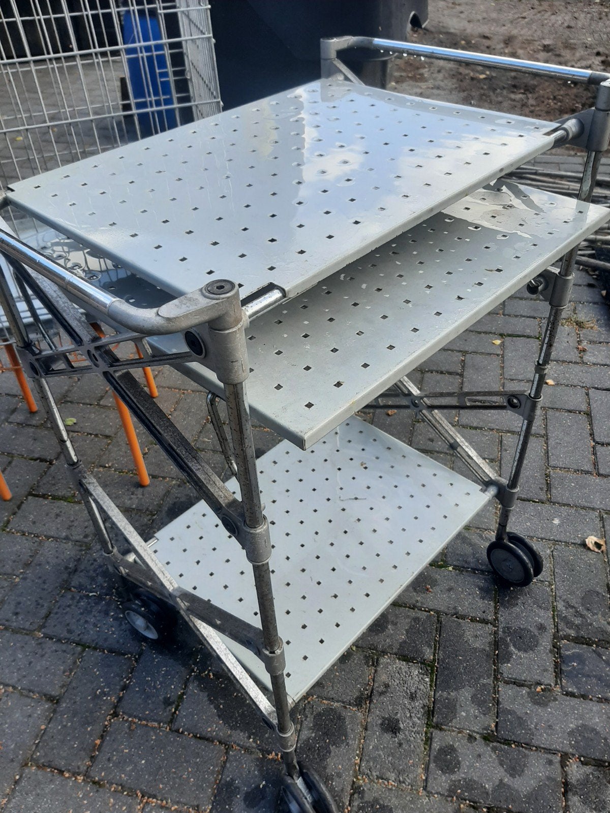 computer tafeltje, Ophalen