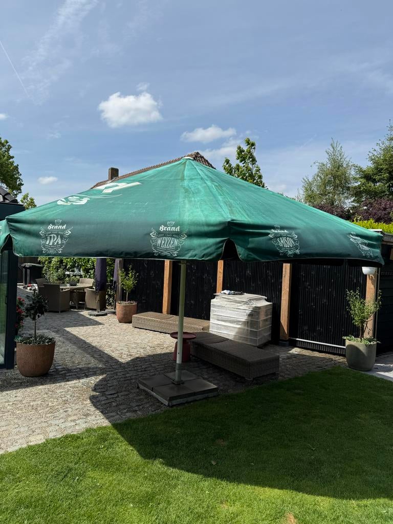 Horeca parasol - 5 meter doorsnede inclusies voet en tegels, Ophalen, Gebruikt, Meer dan 4 meter, Stokparasol