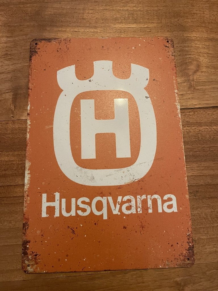 Husqvarna metalen reclamebord / wandbord (old Look), Verzamelen, Www.pand50.nl, Reclamebord, Nieuw, Ophalen of Verzenden