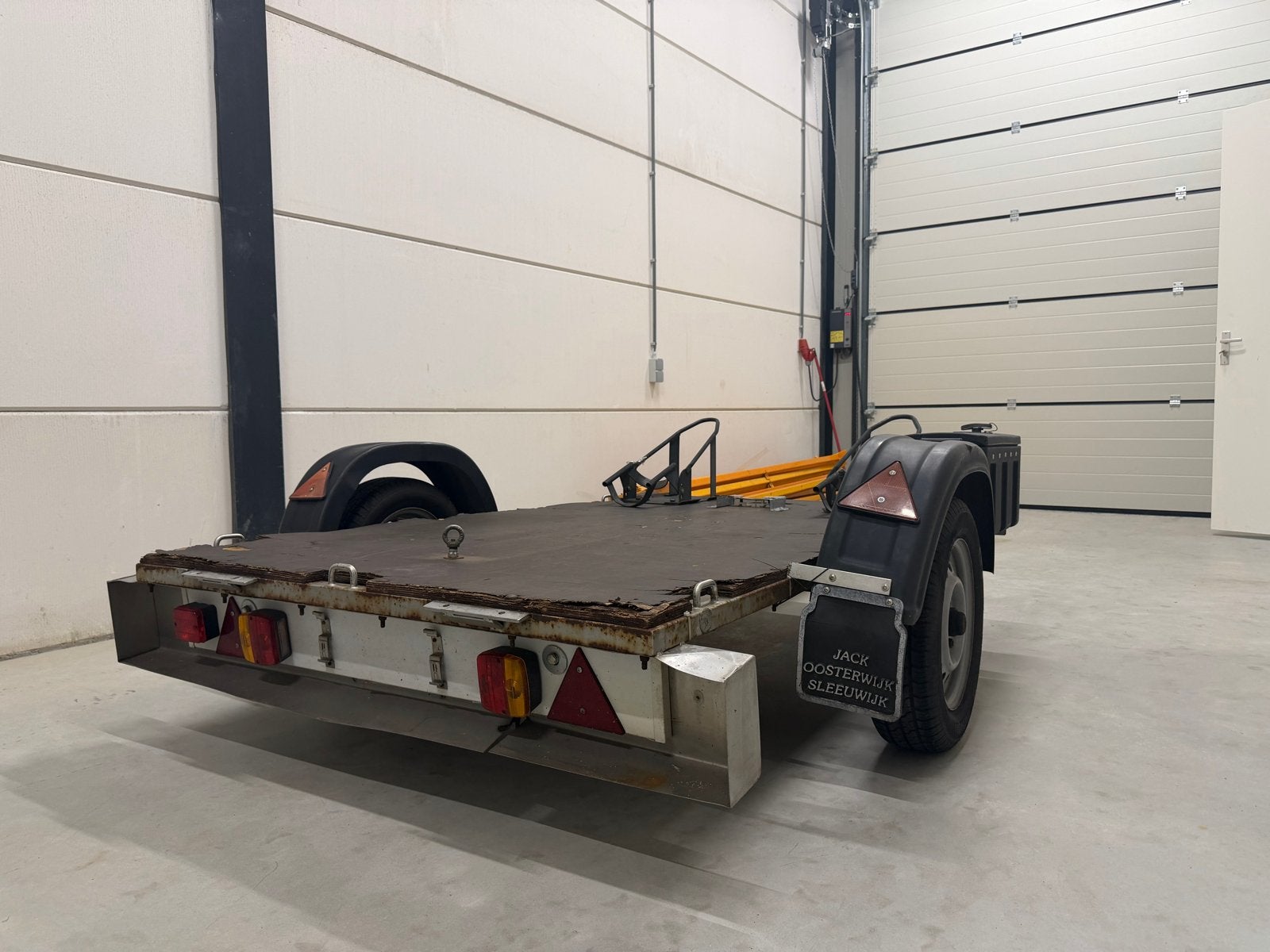 Gebruikte motortrailer met opbergkist, Ophalen, Gebruikt