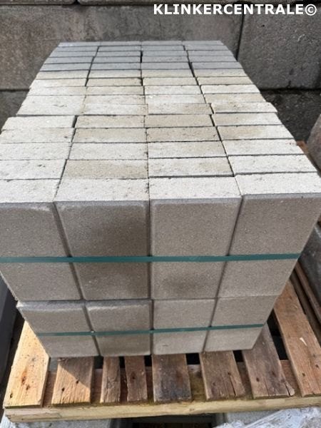 14m2  grijs betontegels 30x15x6cm  halve stoeptegels /tuin, Bij dit gebruikte product niet meer te achterhalen., Gebruikt, Verzenden