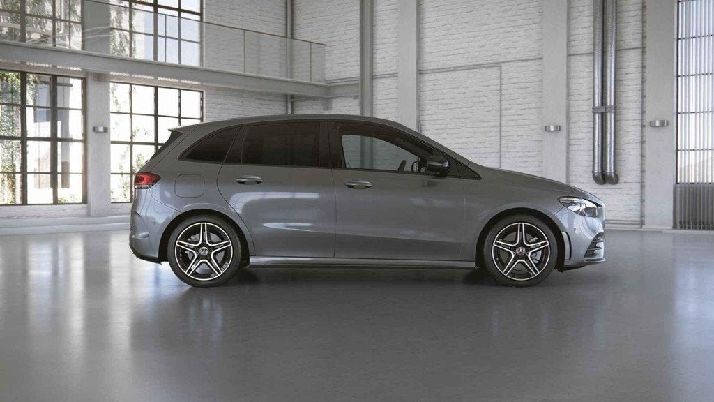 Mercedes-Benz B-klasse 250 e AMG Line | Panoramadak | Night, Auto's, Mercedes-Benz, Gebruikt, 4 cilinders, 16 kWh, Leder en Stof