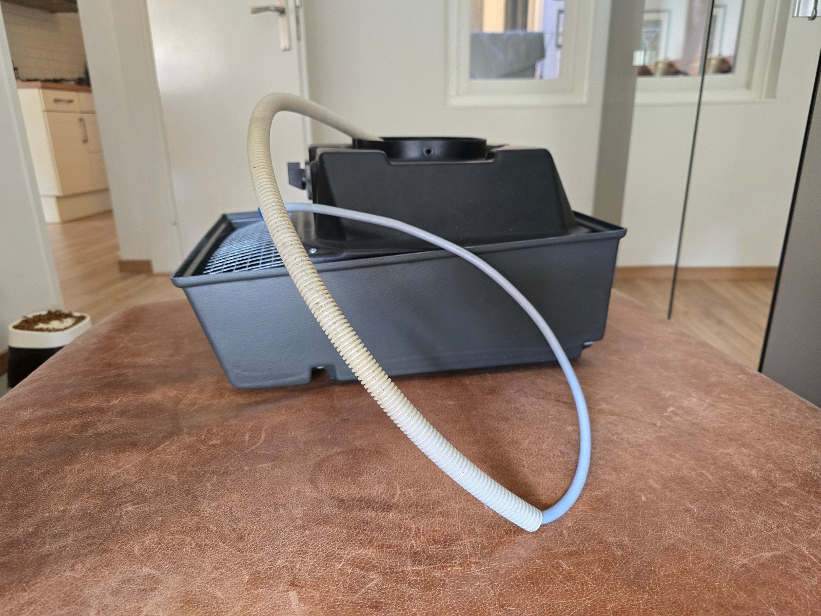Orcon dakventilator MPV-10W, Ophalen, Afzuiger
