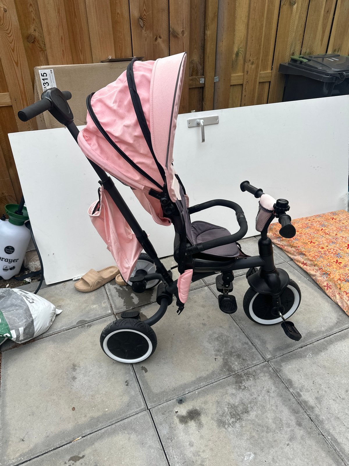 Roze Lionelo driewieler/kinderwagen met zonnekap, Ophalen, Zo goed als nieuw, Overige merken, Verstelbare rugleuning
