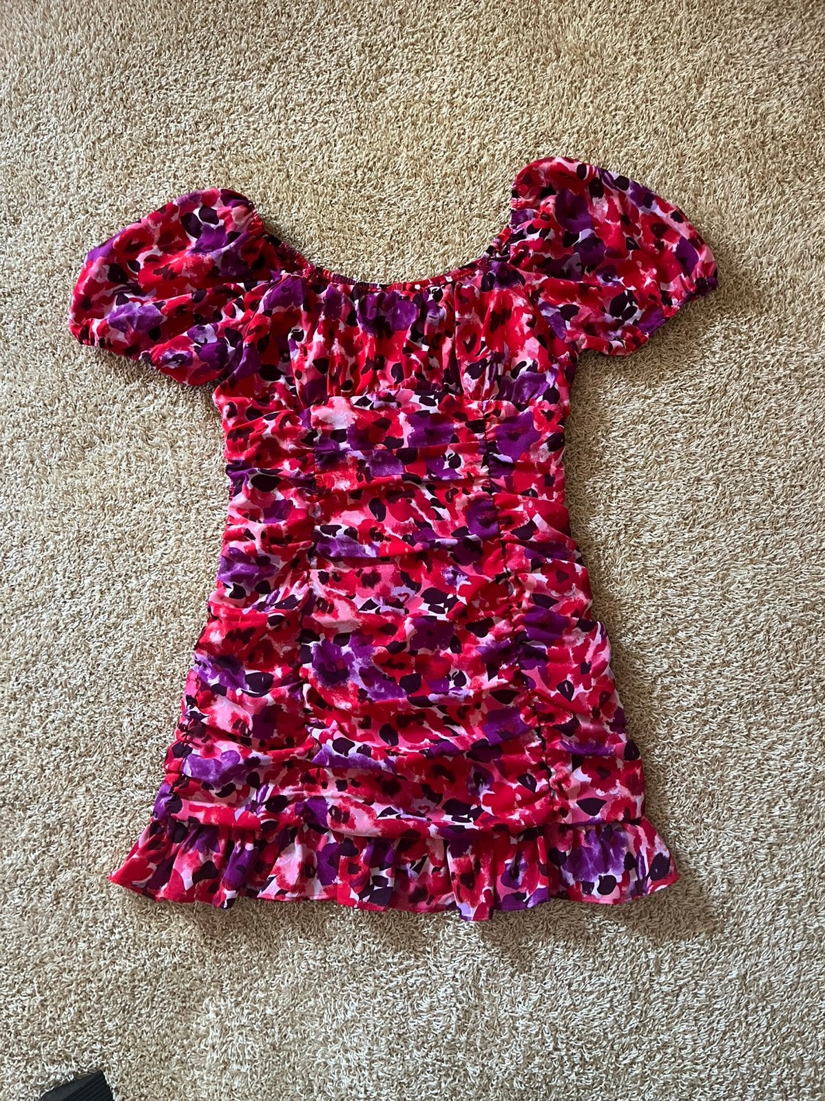 Off shoulder rimpel jurk rood mt. M, Kleding | Dames, Maat 38/40 (M), Ophalen of Verzenden, Zo goed als nieuw, Boven de knie