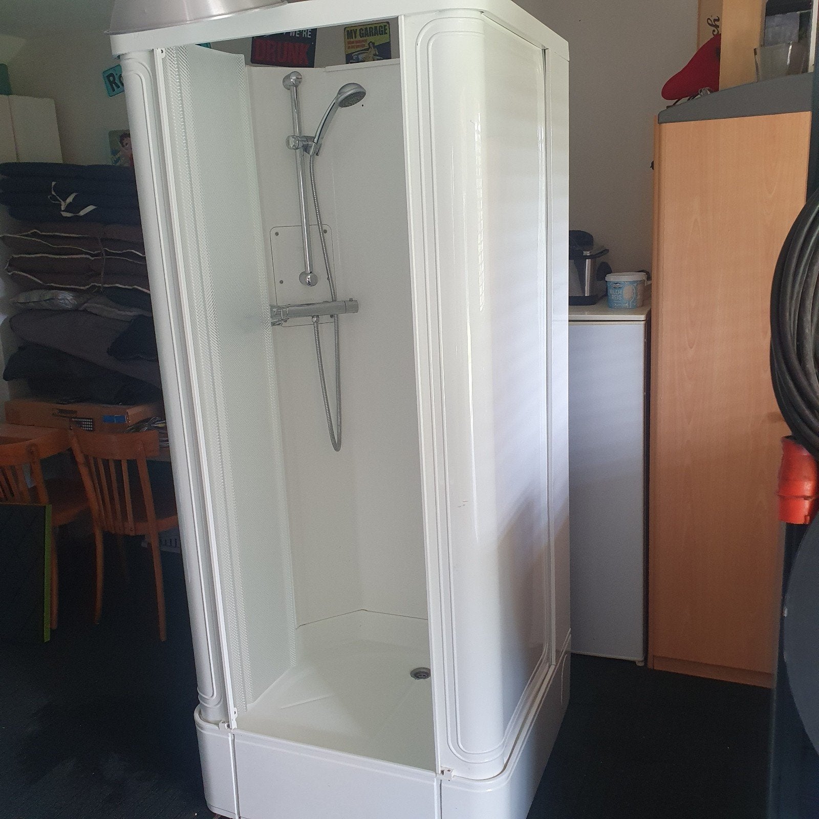 Nood douche, mobiele douche, Ophalen