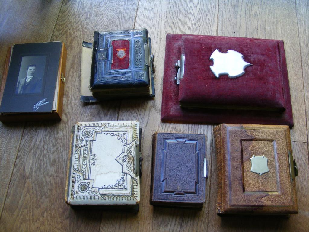 Oude friese fotoalbums, Ophalen of Verzenden, Voor 1940, Gebruikt, Klederdracht