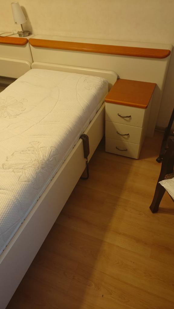 2x Eenpersoons Auping bed met elektrisch verstelbaar spiraal, Ophalen
