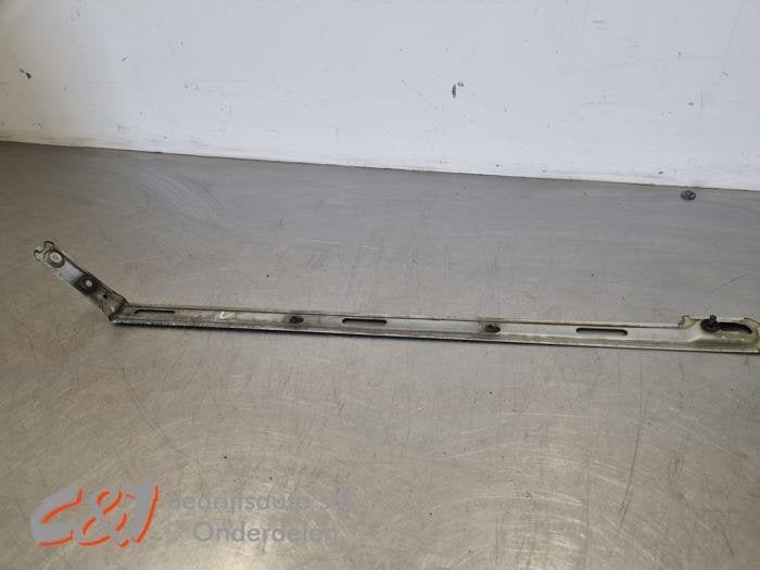 Schuifdeur Rail links van een Volkswagen Caddy, Gebruikt, -, Volkswagen, -
