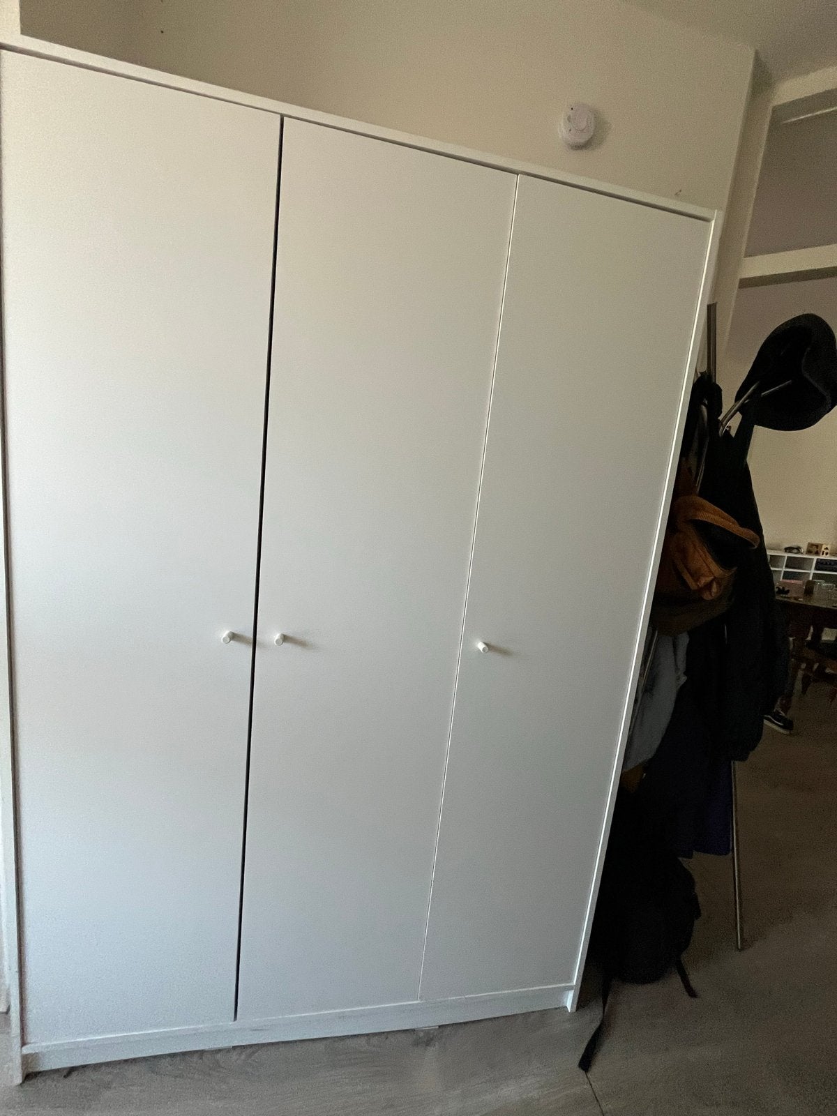 Witte kledingkast 3 deuren 117x55x176cm (IKEA KLEPPSTAD), Ophalen, Gebruikt, 100 tot 150 cm, 150 tot 200 cm