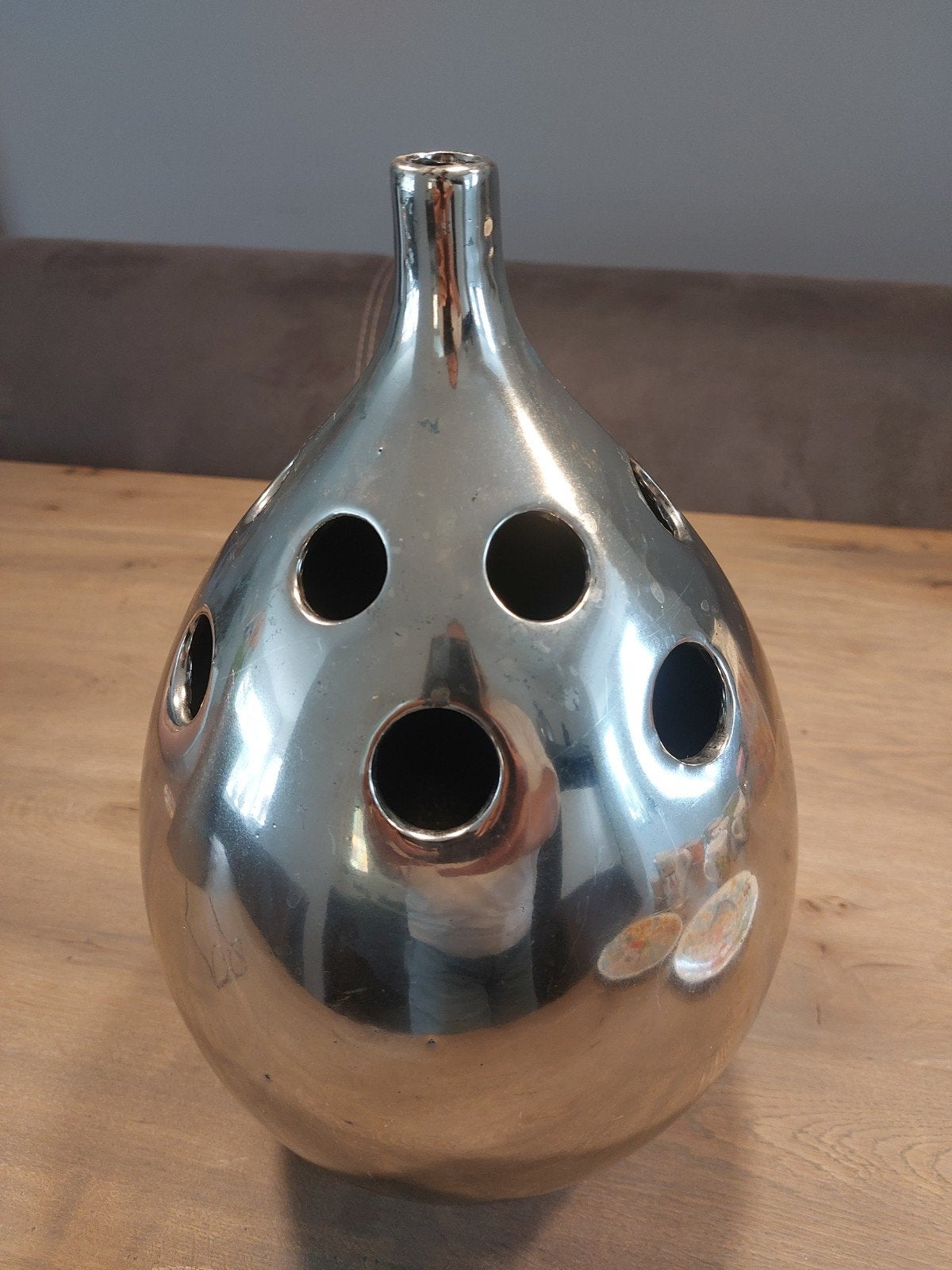Moderne zilverkleurige vaas met gaten, Ophalen of Verzenden