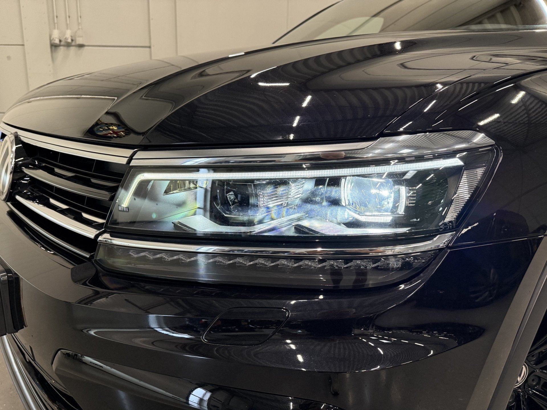 Foto 58 van Volkswagen Tiguan 2.0 TSI 4Motion 3x R-Line BLACK PANO/VOL-L