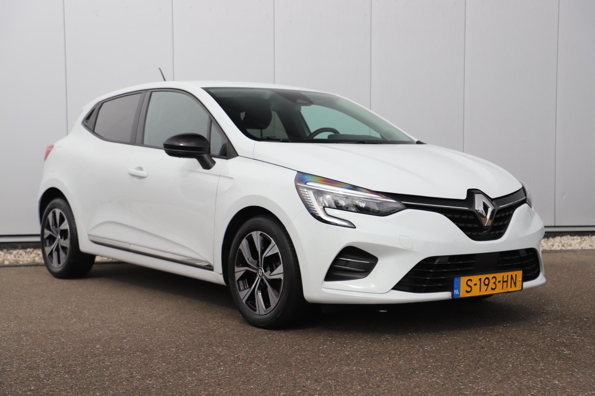 Renault Clio 1.0 TCe 90 Evolution 16 inch LMV Donkere Ramen, Auto's, Voorwielaandrijving, Gebruikt, Euro 6, 580 kg