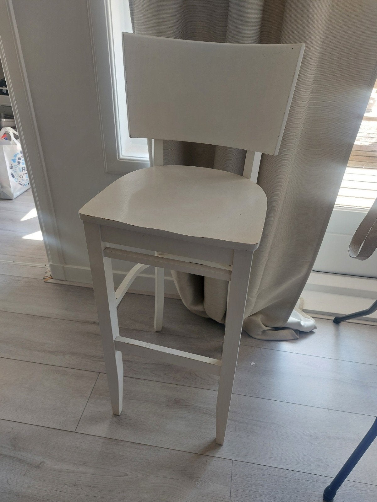 2 hoge stoelen gratis afhalen in Dordrecht, Ophalen, Gebruikt, Twee, Wit