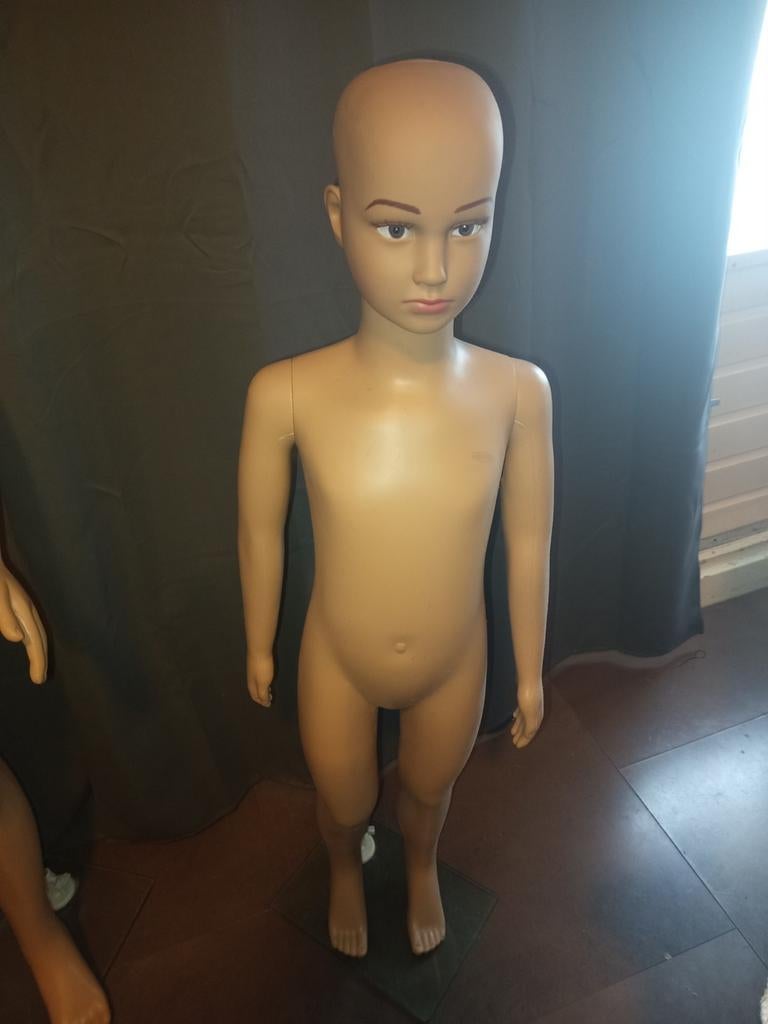 Kinder etalagepop maat 110/116 met hoofd, Kinderen en Baby's, Ophalen of Verzenden