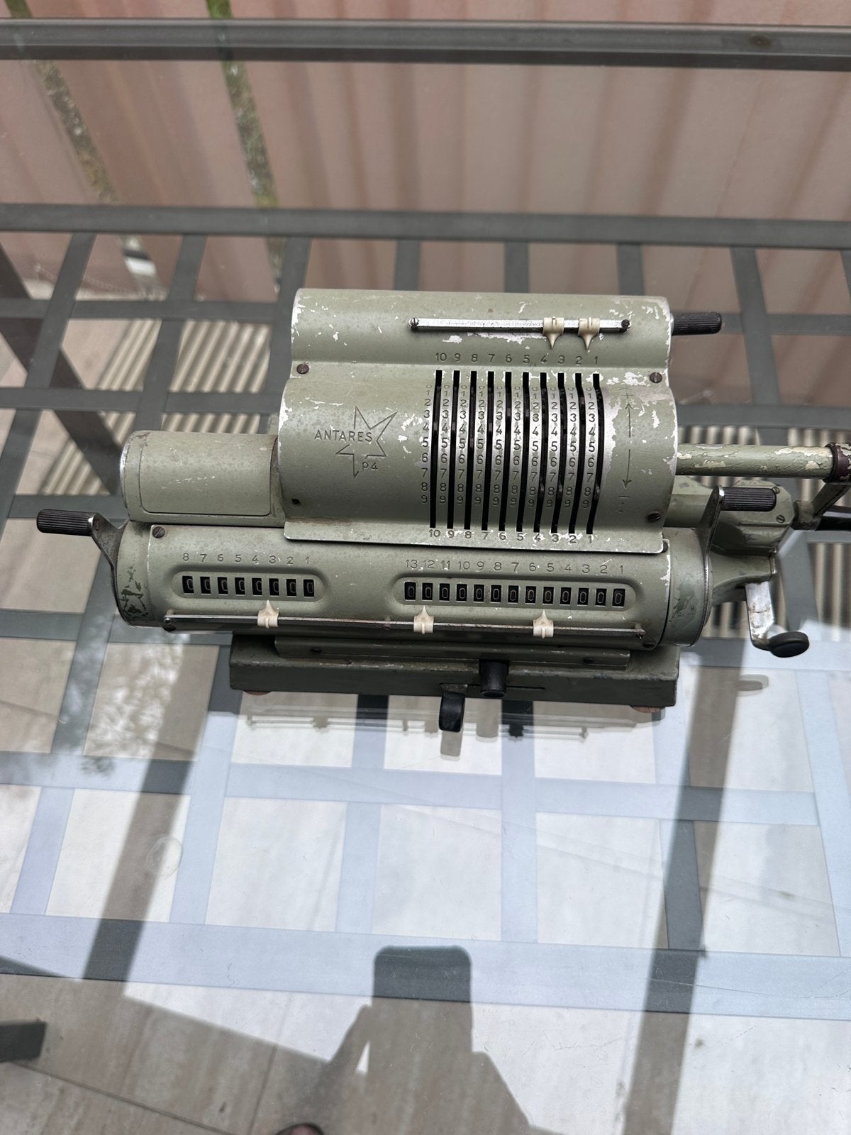 Antaris P4 mechanische rekenmachine, Ophalen