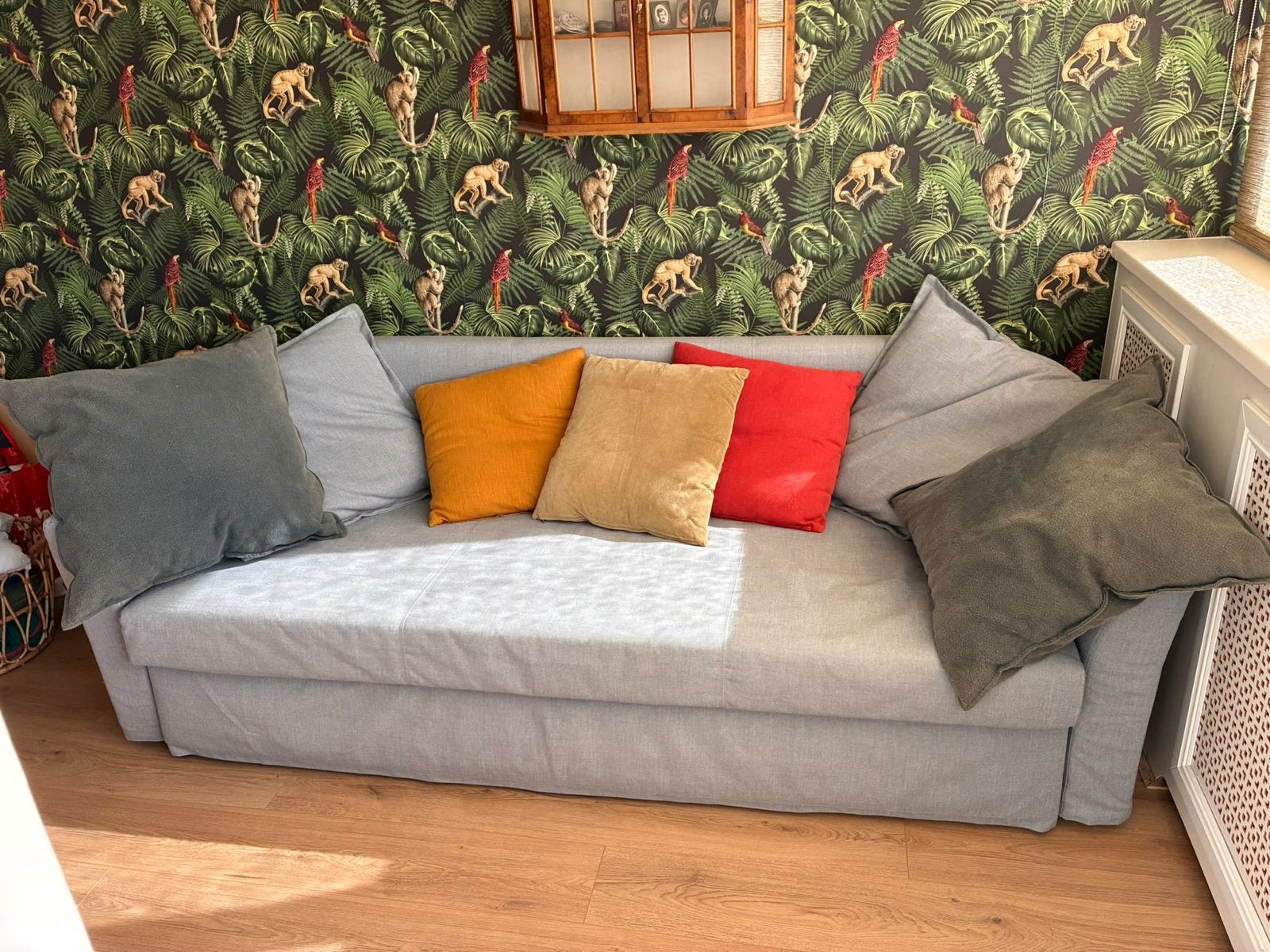 Ikea Holmsund slaapbank met opbergruimte en extra kussens, Huis en Inrichting, Ophalen, Gebruikt, 125 tot 150 cm, Driepersoons