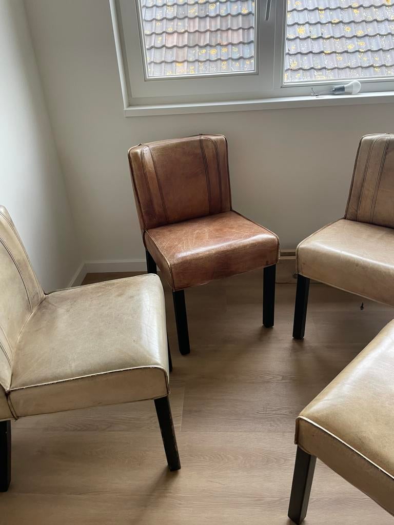 4 buffel leren stoelen 100 euro, Ophalen of Verzenden, Zo goed als nieuw