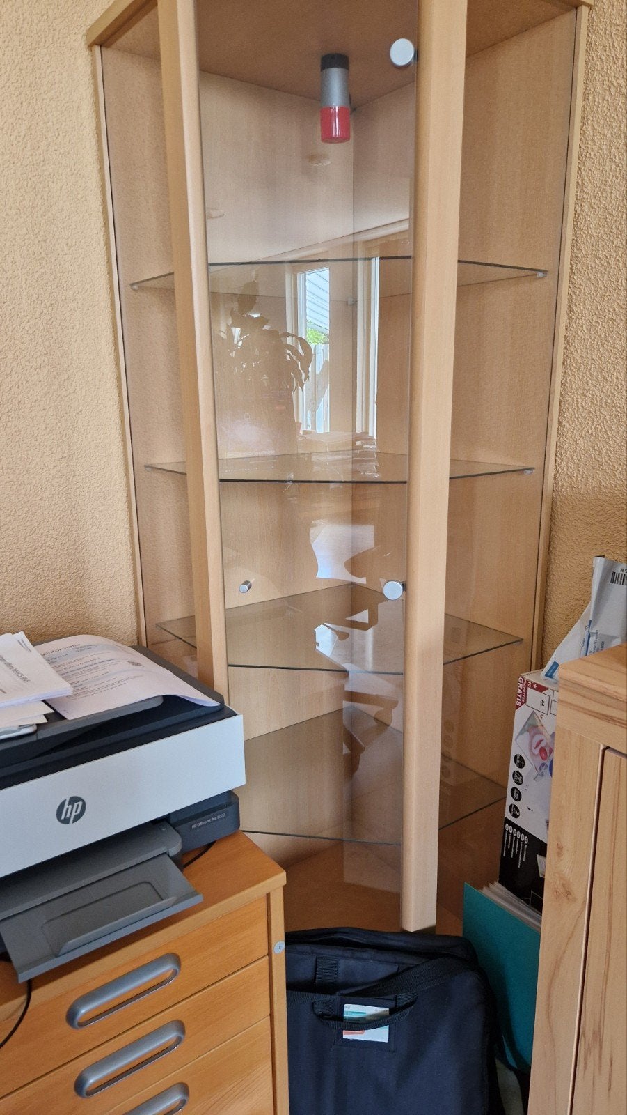 Vitrine hoekkast, gratis ophalen, Huis en Inrichting, Kasten | Vitrinekasten, Ophalen