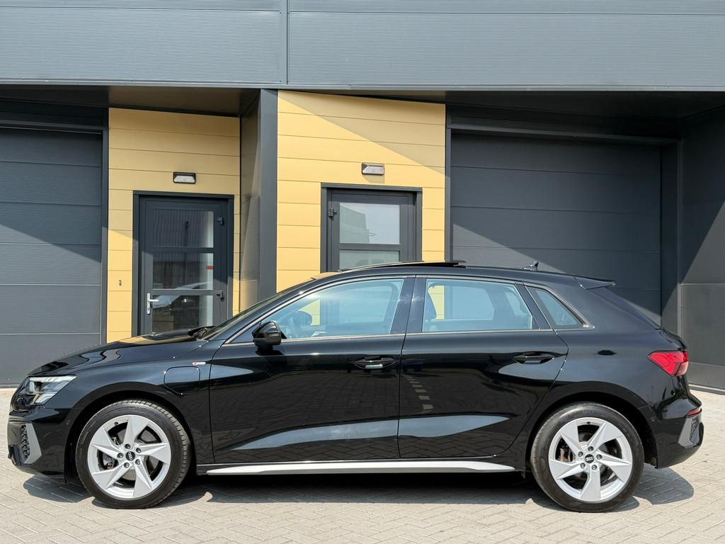 Audi A3 Sportback 40 TFSI e Edition Model 23 - S-line - Pano, Gebruikt, 4 cilinders, 150 pk, Zwart