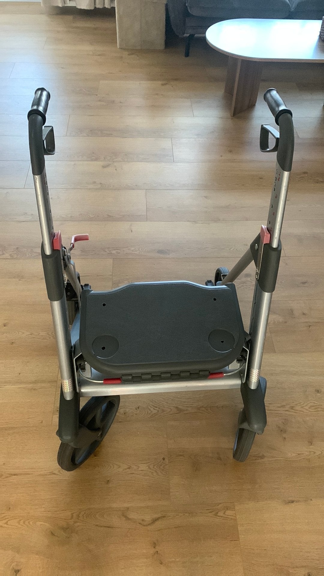 Licht gewicht rollator Active, Diversen, Ophalen of Verzenden, Lichtgewicht, Zo goed als nieuw