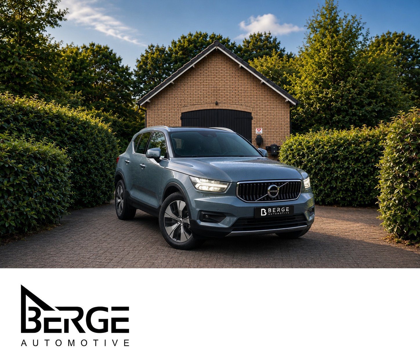 Volvo XC40 T5 recharge 261 pk| dealer| perfect | vol op, Auto's, Stof, 1800 kg, Zwart, Blauw