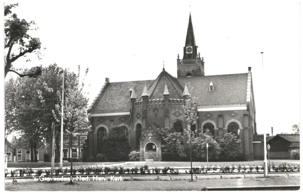 967483 s Gravendeel Ned Herv kerk 1973 ZH  Onbeschreven, Ophalen of Verzenden, 1960 tot 1980, Ongelopen, Zuid-Holland
