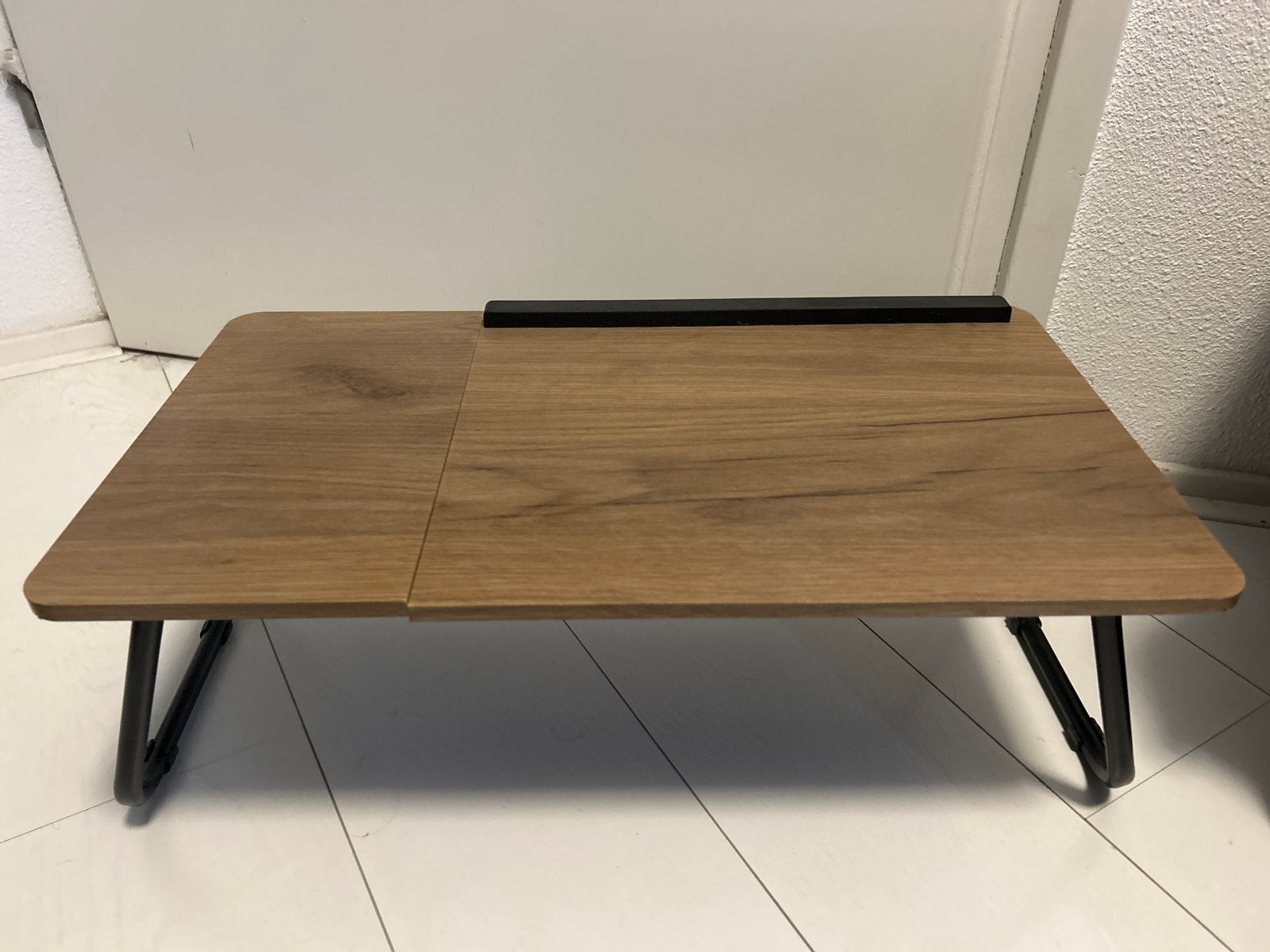 Handige bedtafel voor laptop of ontbijt, Minder dan 45 cm, Zo goed als nieuw, Rechthoekig, Hout