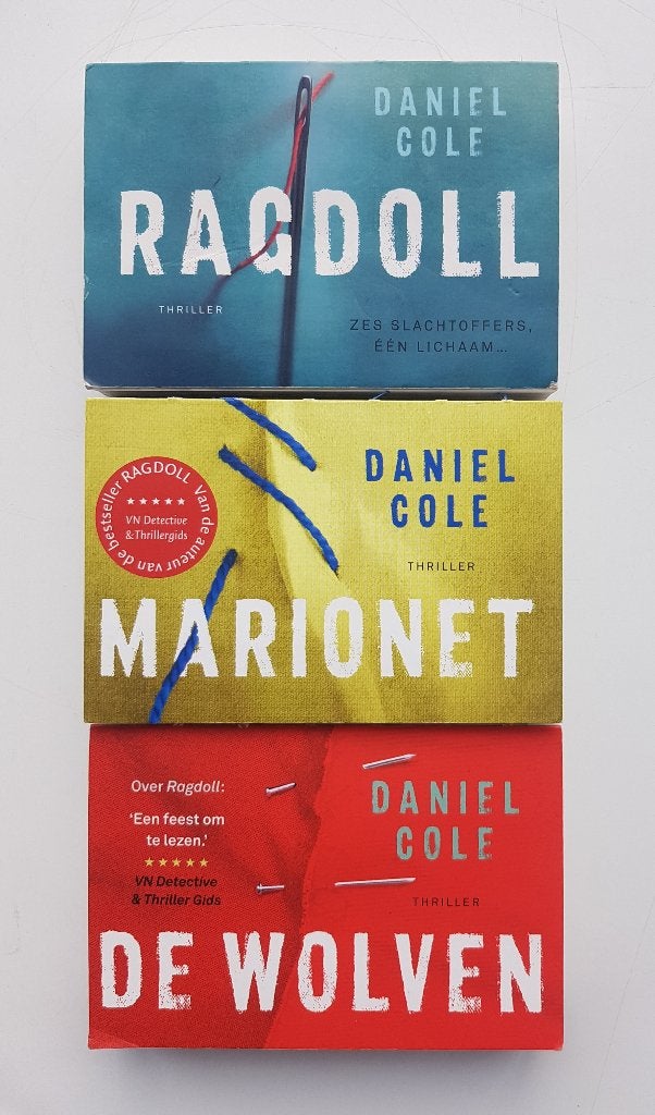 Dwarsligger: Ragdoll, Marionet, De Wolven - Daniel Cole, Ophalen of Verzenden, Daniel Cole