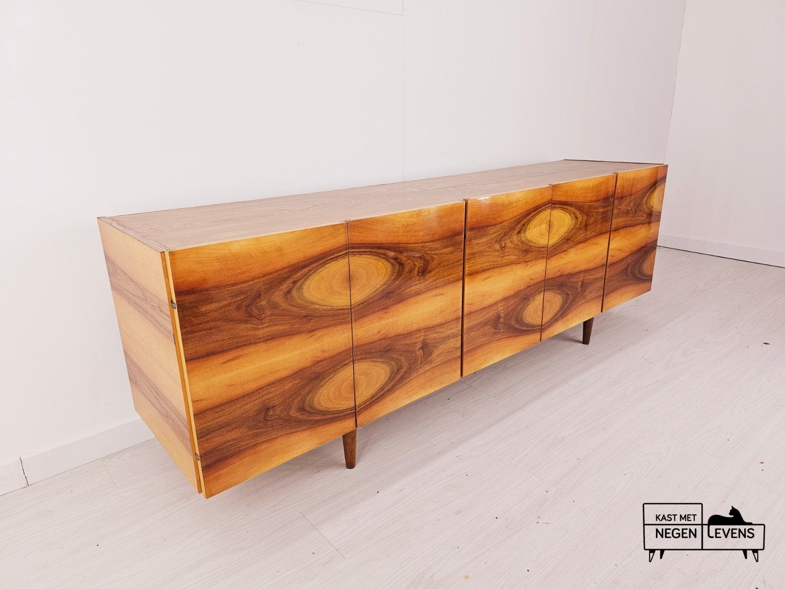 Vintage lowboard dressoir, mid-century televisiemeubel 1970s, Teakhout, ., Ophalen of Verzenden, 200 cm of meer